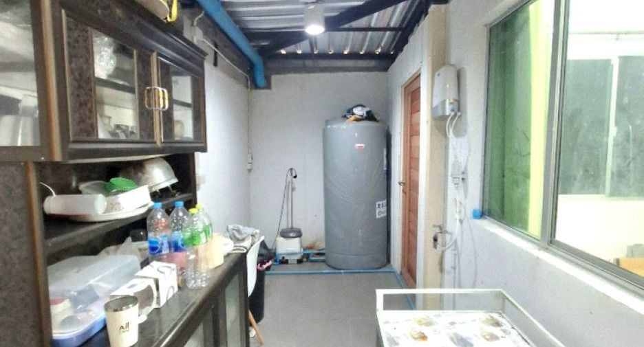 Продажа 3 спальни таунхаус в Mueang Samut Prakan, Самутпракан