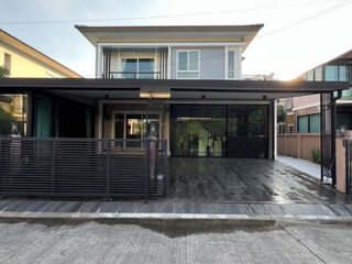 For sale 4 bedrooms house in Mueang Pathum Thani, Pathum Thani