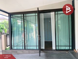For sale 4 bedrooms house in Mueang Pathum Thani, Pathum Thani
