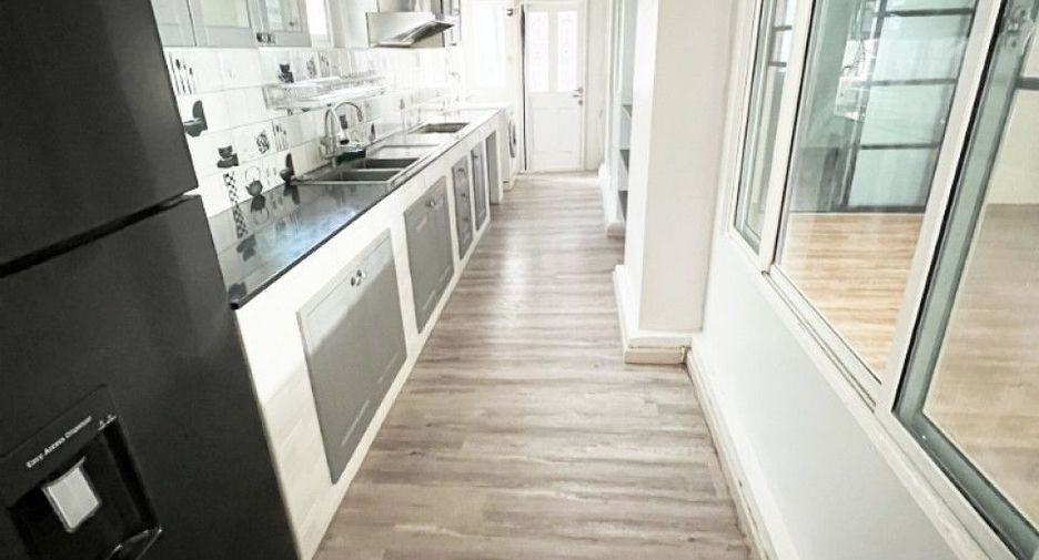 For sale 4 ベッドルーム house in Mueang Pathum Thani, Pathum Thani