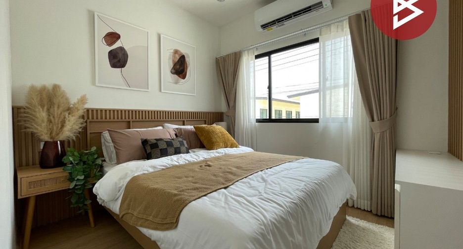 For sale 3 ベッドルーム townhouse in Sam Phran, Nakhon Pathom