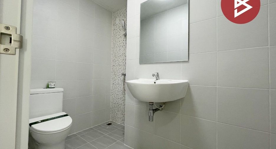 For sale 3 ベッドルーム townhouse in Sam Phran, Nakhon Pathom