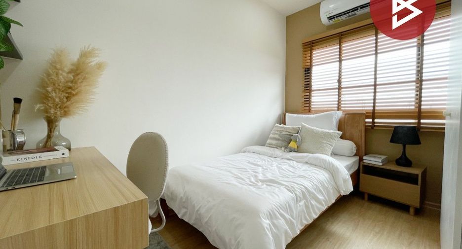 For sale 3 ベッドルーム townhouse in Sam Phran, Nakhon Pathom