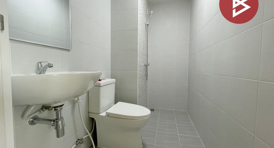 For sale 3 ベッドルーム townhouse in Sam Phran, Nakhon Pathom