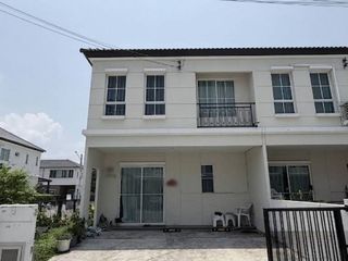 For sale 3 ベッドルーム townhouse in Mueang Chon Buri, Chonburi