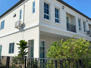 For sale 3 ベッドルーム townhouse in Mueang Chon Buri, Chonburi