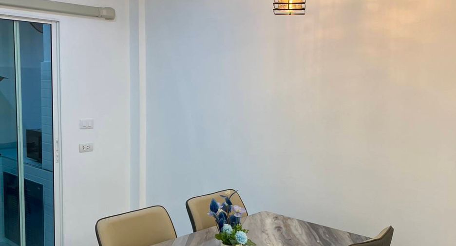 For rent 3 bedrooms townhouse in Bang Lamung, Chonburi