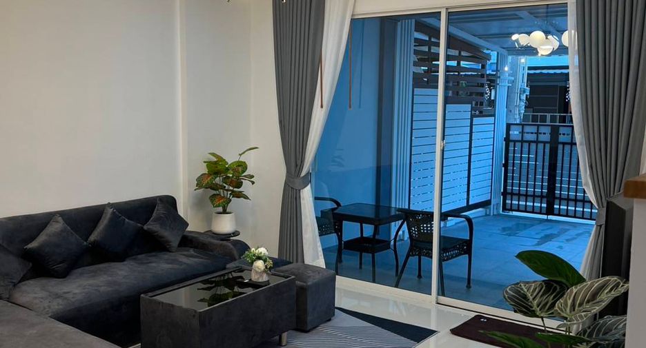 For rent 3 bedrooms townhouse in Bang Lamung, Chonburi