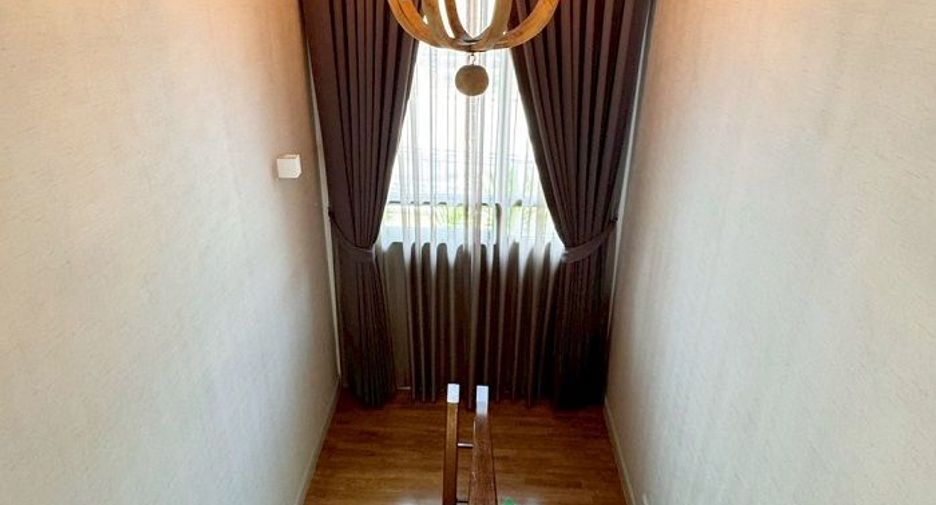 For sale 4 bedrooms house in Mueang Nonthaburi, Nonthaburi