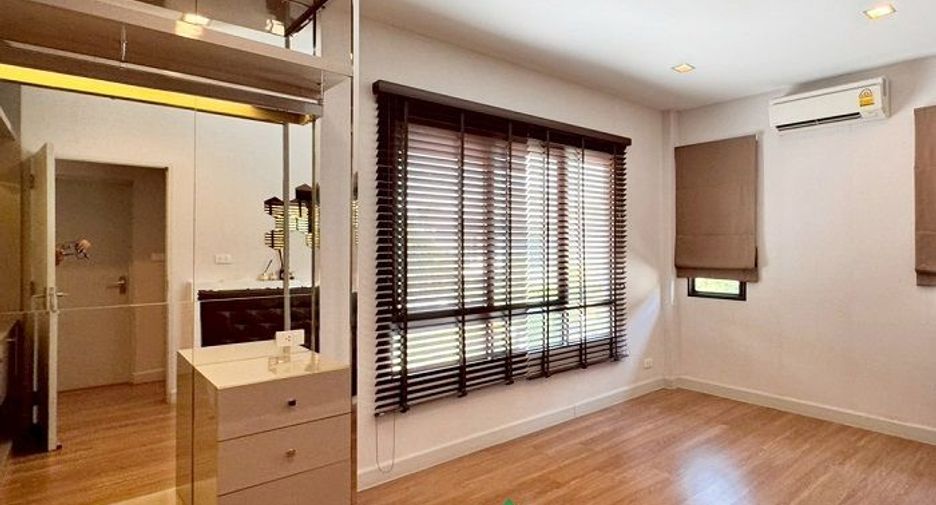 For sale 4 bedrooms house in Mueang Nonthaburi, Nonthaburi
