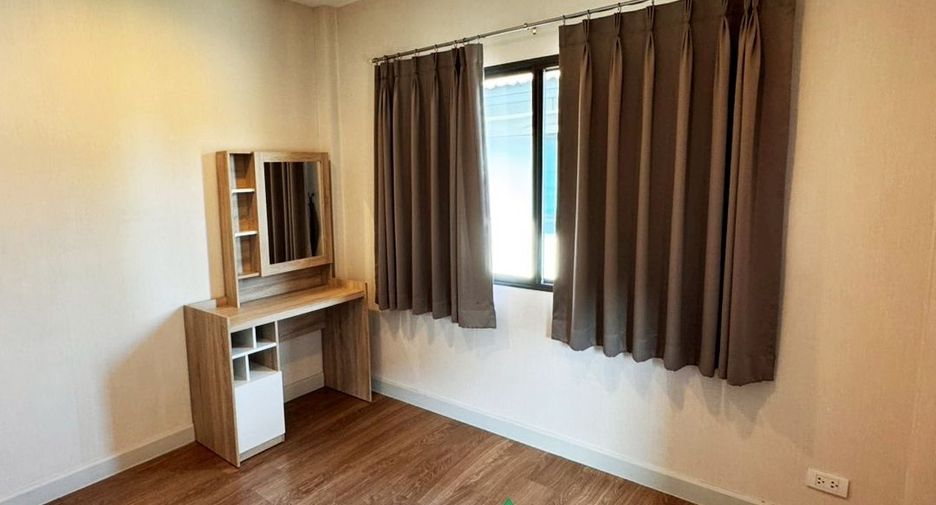For sale 4 bedrooms house in Mueang Nonthaburi, Nonthaburi