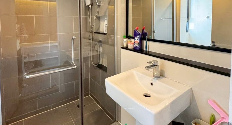 For sale 4 bedrooms house in Mueang Nonthaburi, Nonthaburi