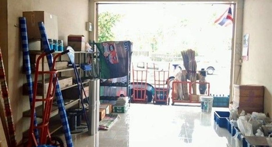 For sale 6 bedrooms retail Space in Thanyaburi, Pathum Thani