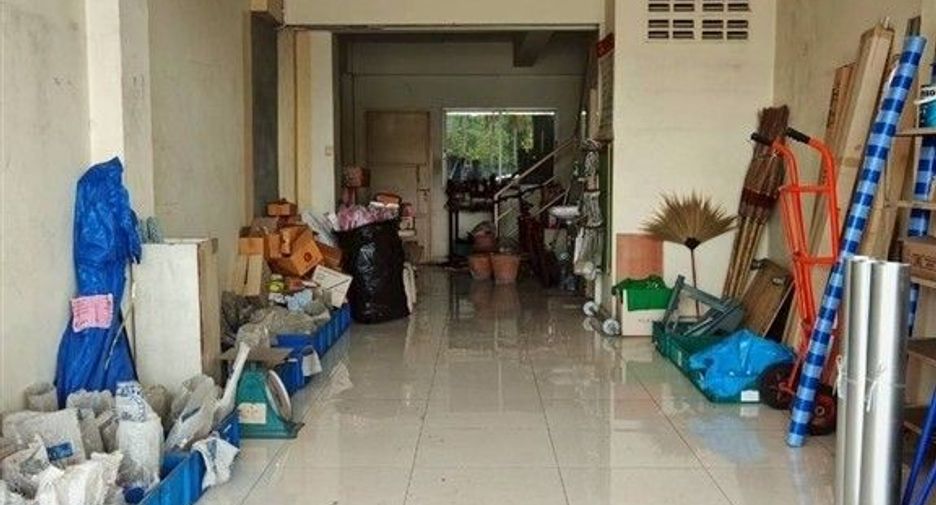 For sale 6 bedrooms retail Space in Thanyaburi, Pathum Thani
