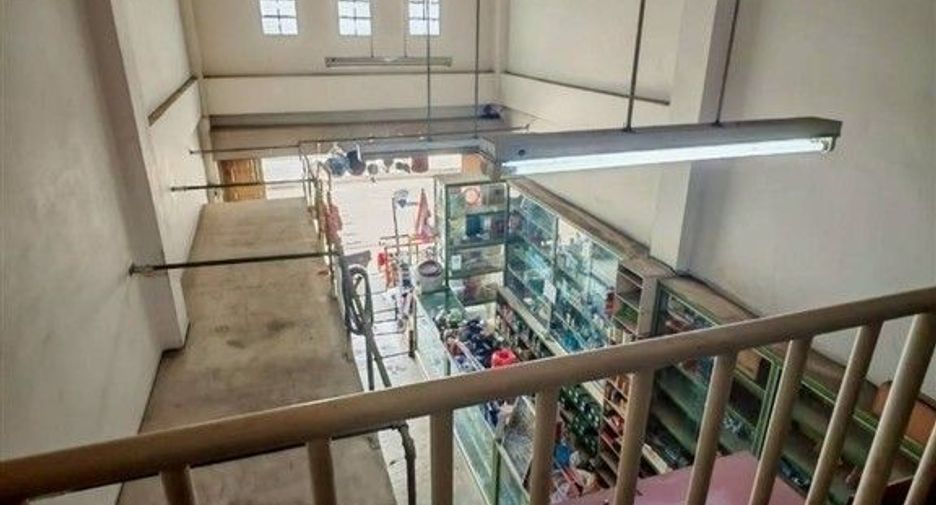 For sale 6 bedrooms retail Space in Thanyaburi, Pathum Thani