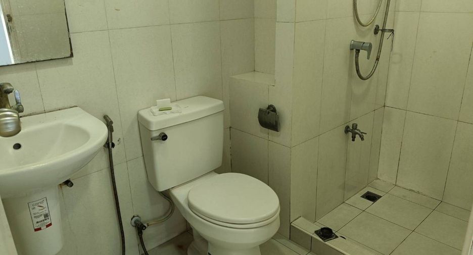 For sale 1 bed condo in Saphan Sung, Bangkok