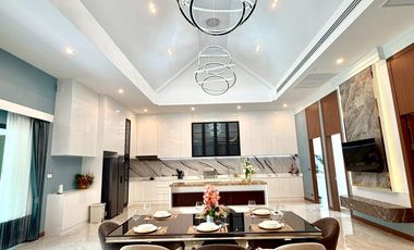 For sale 4 bedrooms house in East Pattaya, Pattaya
