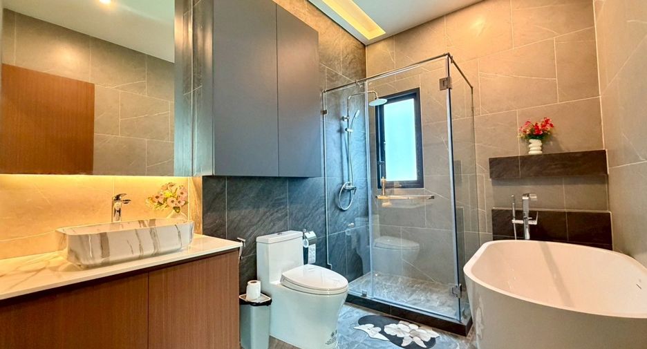 For sale 4 ベッドルーム house in East Pattaya, Pattaya