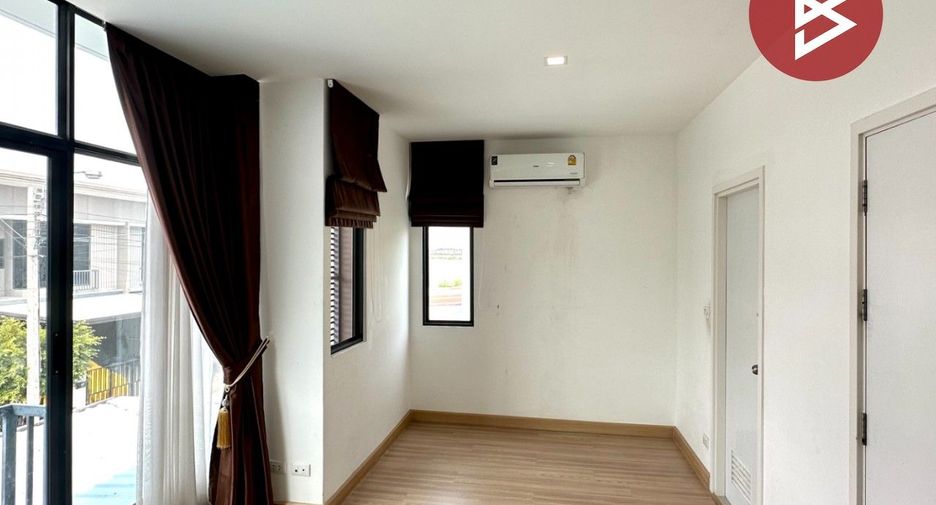 For sale 4 bedrooms townhouse in Bang Phli, Samut Prakan