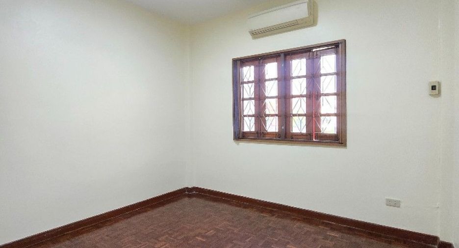 Casa en venta de 4 habitaciones en Saphan Sung, Bangkok
