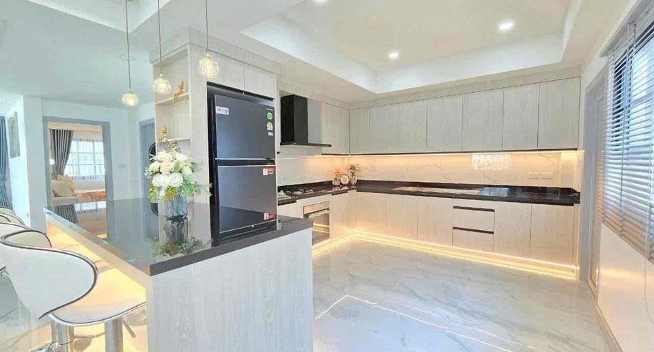 For sale 4 bedrooms villa in Bang Lamung, Chonburi