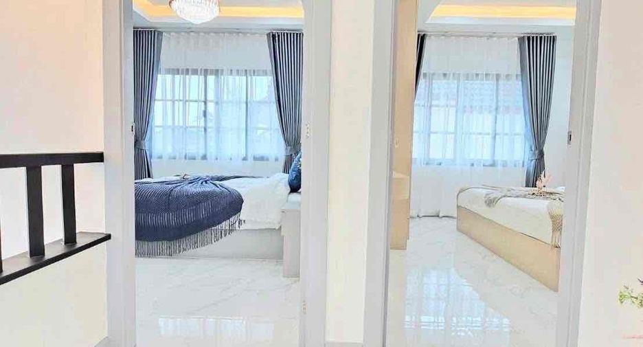 For sale 4 bedrooms villa in Bang Lamung, Chonburi