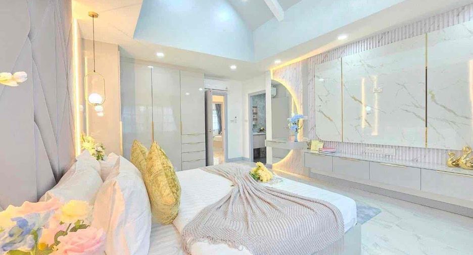 For sale 4 bedrooms villa in Bang Lamung, Chonburi