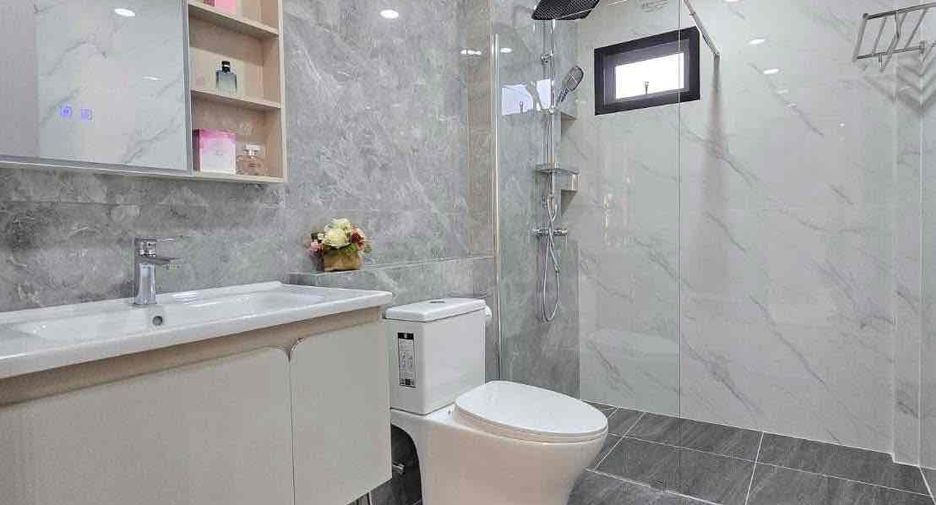 For sale 4 bedrooms villa in Bang Lamung, Chonburi
