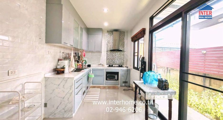 For sale 4 bedrooms house in Prawet, Bangkok