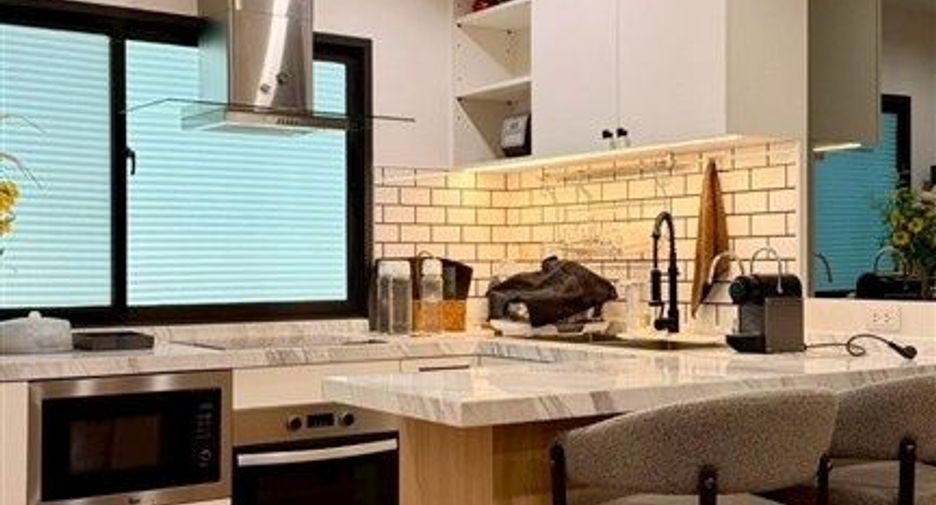 For sale 3 bedrooms townhouse in Lat Phrao, Bangkok