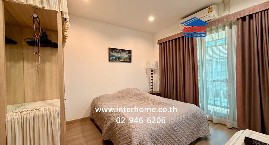 For sale 3 bedrooms townhouse in Lat Phrao, Bangkok