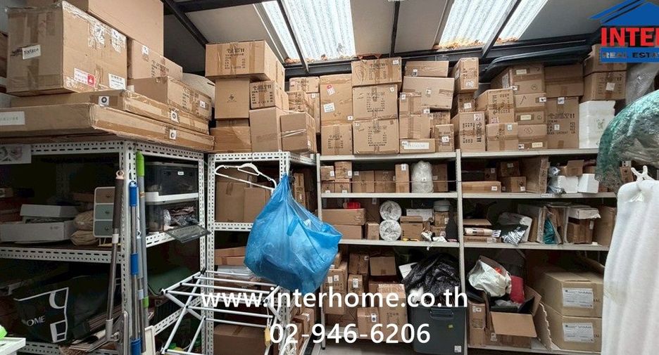 For sale 3 bedrooms townhouse in Lat Phrao, Bangkok