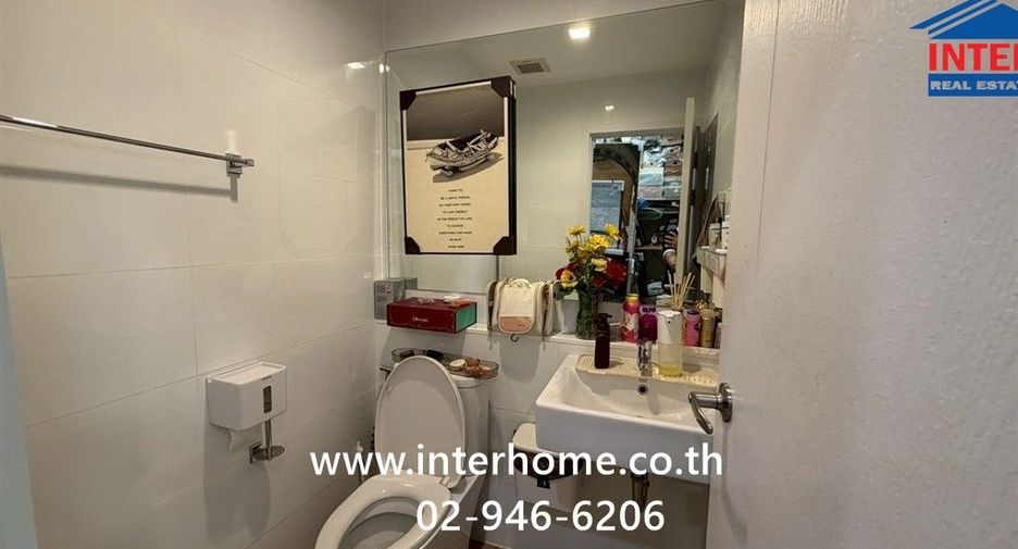 For sale 3 bedrooms townhouse in Lat Phrao, Bangkok