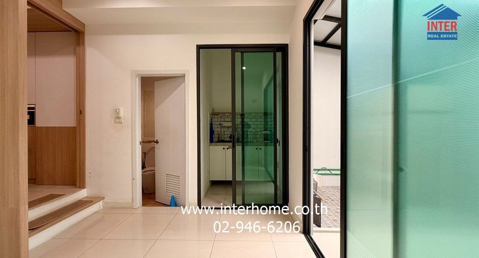 Reihenhaus zum Kauf mit 3 Zimmer in Lat Phrao, Bangkok