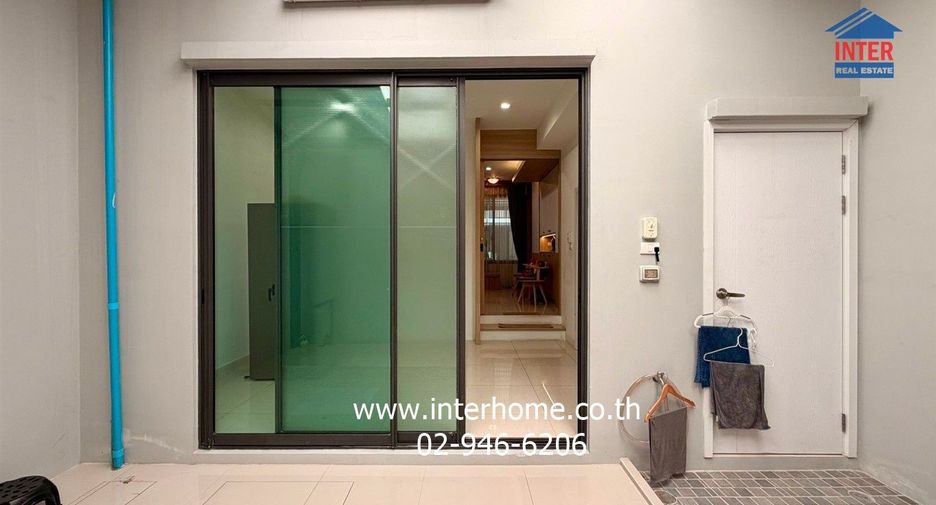 Reihenhaus zum Kauf mit 3 Zimmer in Lat Phrao, Bangkok