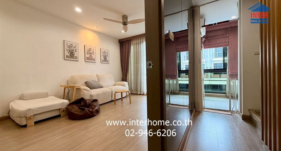 Reihenhaus zum Kauf mit 3 Zimmer in Lat Phrao, Bangkok