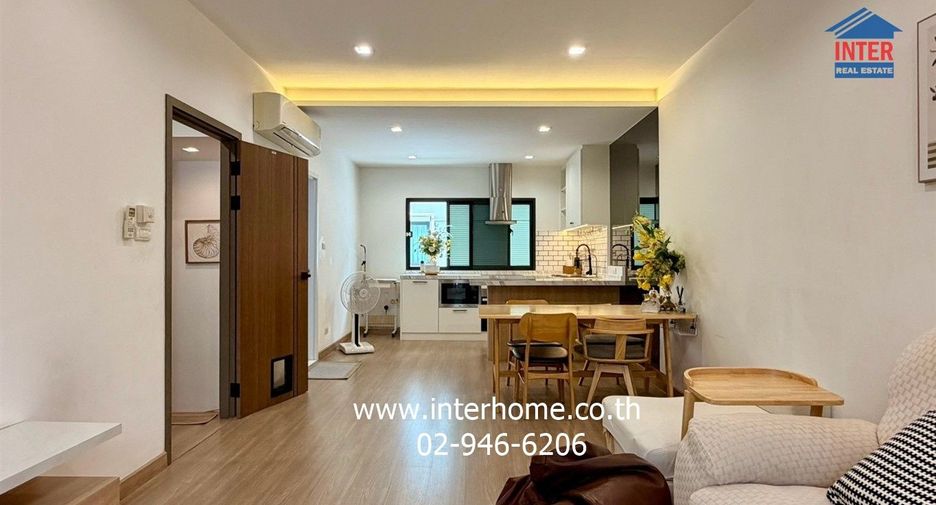Reihenhaus zum Kauf mit 3 Zimmer in Lat Phrao, Bangkok