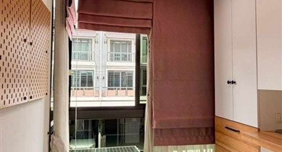 Reihenhaus zum Kauf mit 3 Zimmer in Lat Phrao, Bangkok