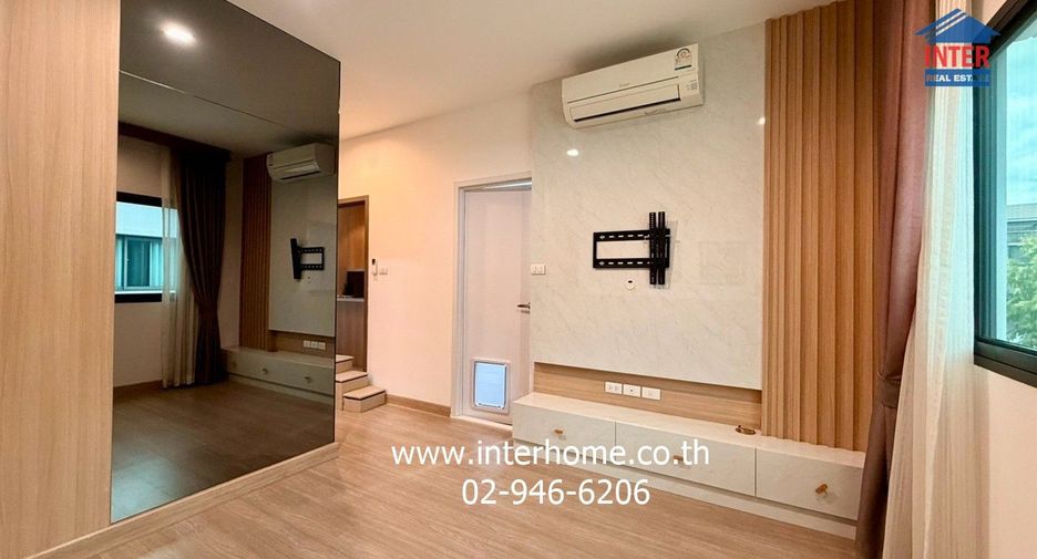 Reihenhaus zum Kauf mit 3 Zimmer in Lat Phrao, Bangkok