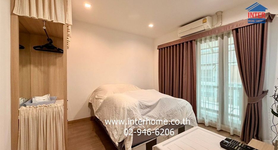 Reihenhaus zum Kauf mit 3 Zimmer in Lat Phrao, Bangkok