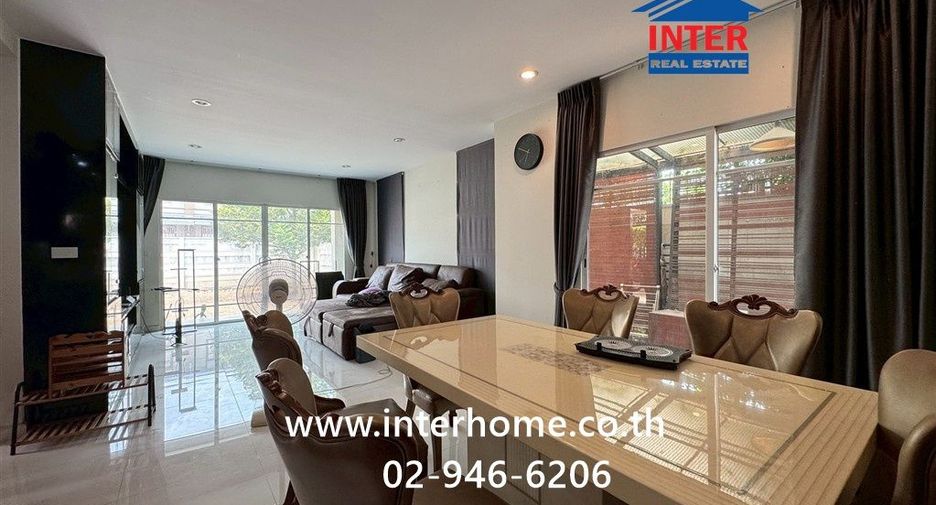 For sale 3 bedrooms house in Mueang Pathum Thani, Pathum Thani