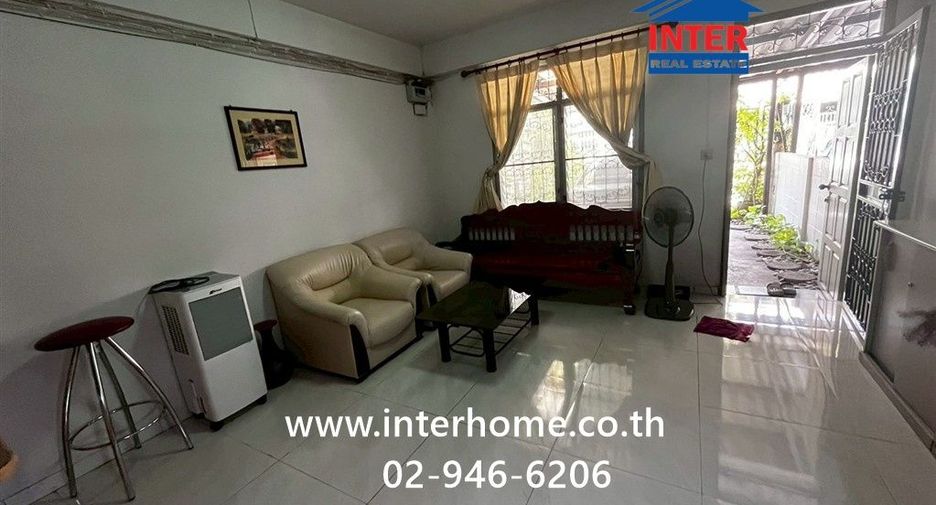 Casa adosada en venta de 2 habitaciones en Khan Na Yao, Bangkok