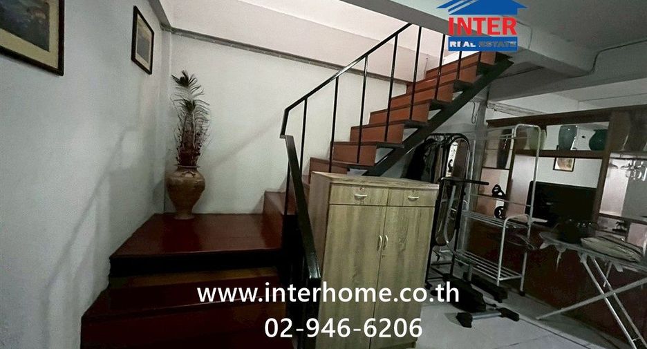 Casa adosada en venta de 2 habitaciones en Khan Na Yao, Bangkok