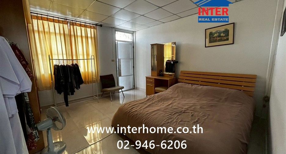 Casa adosada en venta de 2 habitaciones en Khan Na Yao, Bangkok