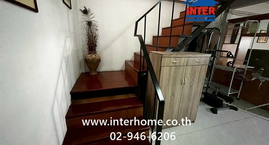 Casa adosada en venta de 2 habitaciones en Khan Na Yao, Bangkok