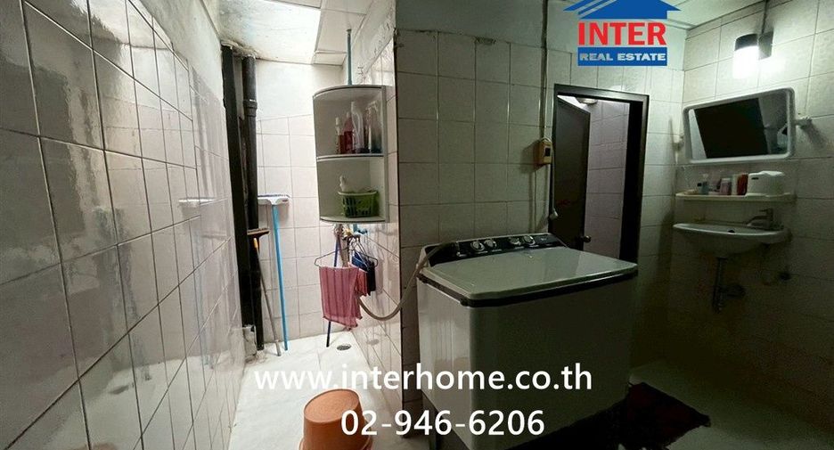 Casa adosada en venta de 2 habitaciones en Khan Na Yao, Bangkok