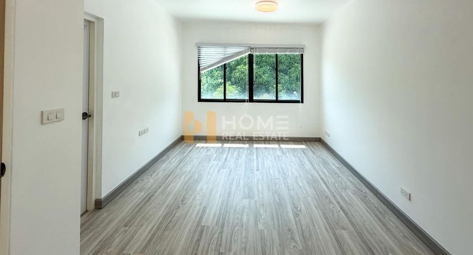 For sale 3 ベッドルーム townhouse in Chom Thong, Bangkok