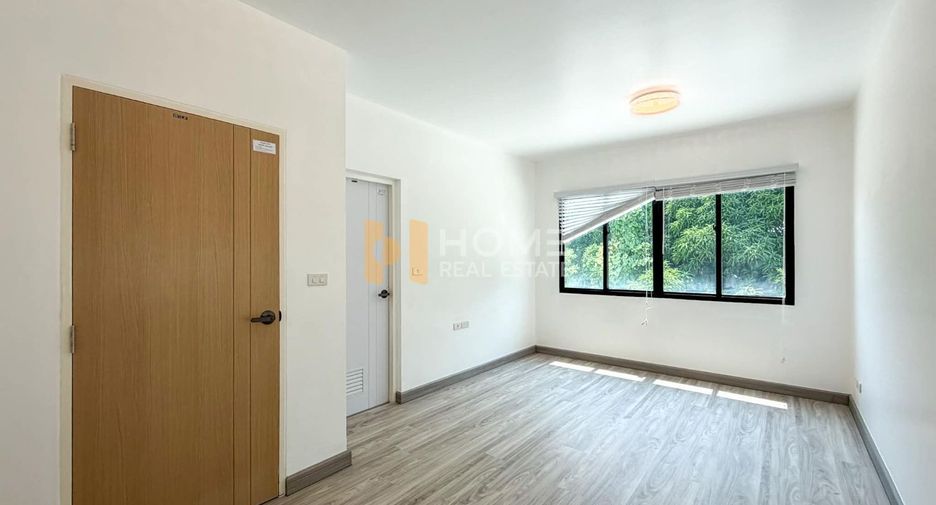 For sale 3 ベッドルーム townhouse in Chom Thong, Bangkok