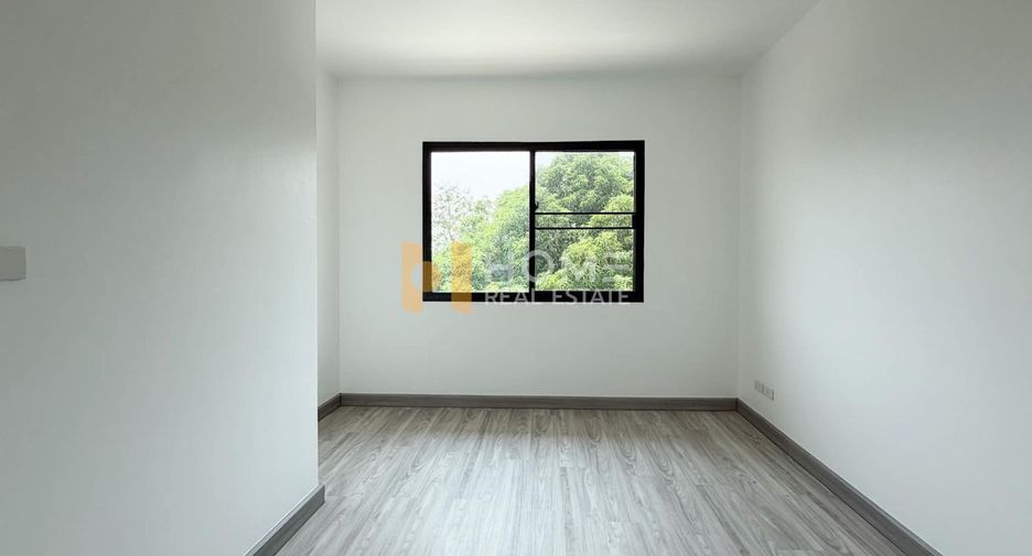 For sale 3 ベッドルーム townhouse in Chom Thong, Bangkok