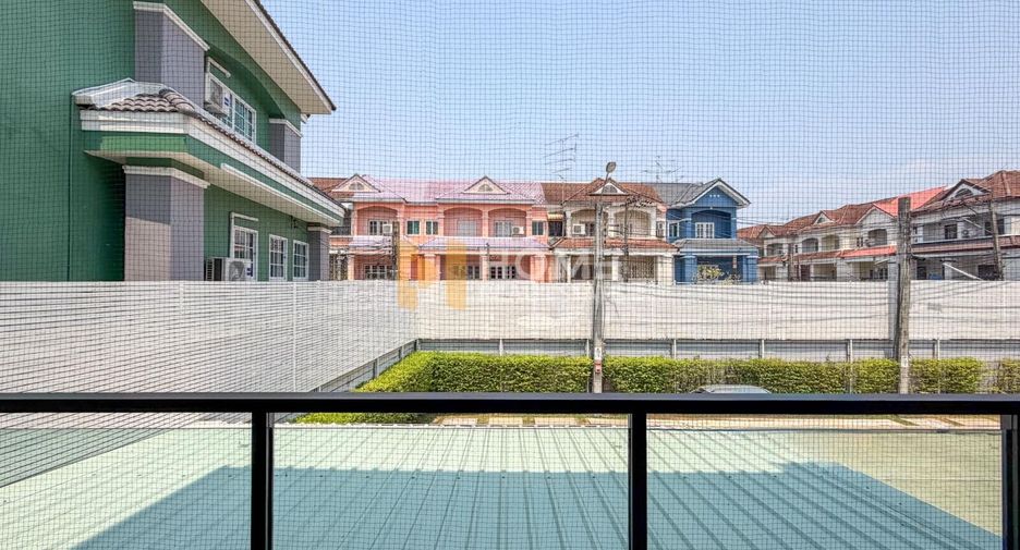 For sale 3 ベッドルーム townhouse in Chom Thong, Bangkok